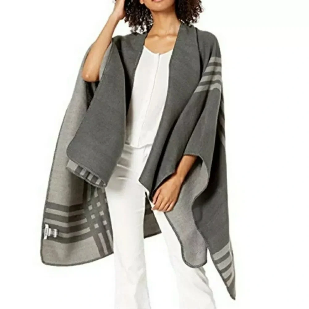 BB Dakota Gray Striped Plaid Blanket Cape Poncho Shawl Women's One Size